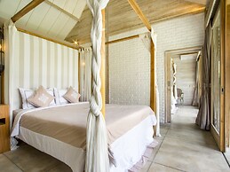 Peaceful Affordable 3 Bedrooms Private Pool Villa Near Seminyak