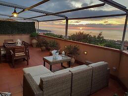 Spacious 4 Bedroom Apartment With Terrace And View