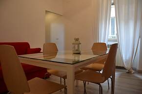 Very Central Apartment, a few Steps From the Duomo and the Theatre, Wi