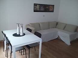 Very Central Apartment, a few Steps From the Duomo and the Theatre, Wi