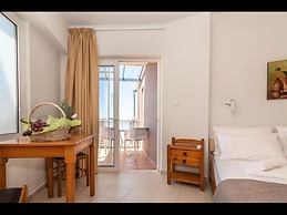 Room in Guest Room - Girogiali Beach Hotel
