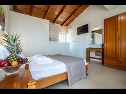 Room in Guest Room - Girogiali Beach Hotel