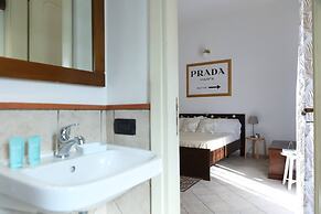 Central Apartment With Balcony