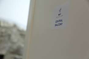 Central Apartment With Balcony