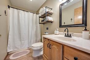 Steps To The Lake House, Hot Tub, Game Room, Deck