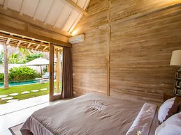 Affordable 3 Bedrooms Private Pool Villa Near Seminyak