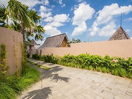 Affordable 3 Bedrooms Private Pool Villa Near Seminyak
