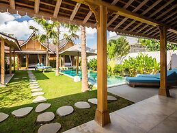 Affordable 3 Bedrooms Private Pool Villa Near Seminyak