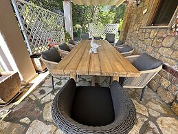 Escape to Paradise - Experience Luxury and Serenity at Villa Elina in 