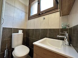 Escape to Paradise - Experience Luxury and Serenity at Villa Elina in 