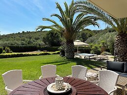 Escape to Paradise - Experience Luxury and Serenity at Villa Elina in 