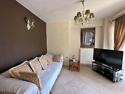 Escape to Paradise - Experience Luxury and Serenity at Villa Elina in 