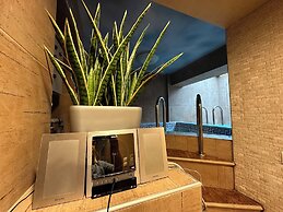 Escape to Paradise - Experience Luxury and Serenity at Villa Elina in 