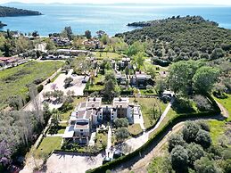 Escape to Paradise - Experience Luxury and Serenity at Villa Elina in 