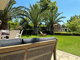 Escape to Paradise - Experience Luxury and Serenity at Villa Elina in 