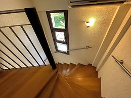 Escape to Paradise - Experience Luxury and Serenity at Villa Elina in 