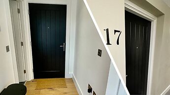 Modern & Stylish 1 Bedroom Flat