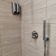 Room in Guest Room - Central Room With Balcony And Amazing Sea View