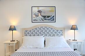 Room in Guest Room - Central Room With Balcony And Amazing Sea View