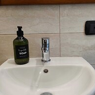 Room in Guest Room - Central Room With Balcony And Amazing Sea View