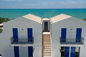 Dolce Mare 2 - Sea Front Apartment - Large Terrace - Wifi and Private 