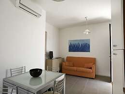 Dolce Mare 2 - Sea Front Apartment - Large Terrace - Wifi and Private 