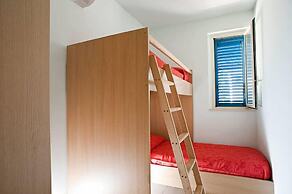 Dolce Mare 2 - Sea Front Apartment - Large Terrace - Wifi and Private 