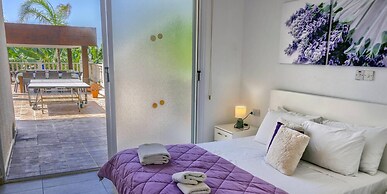 Impressive Villa Exclusive Sea Caves Walk to Taverns Sleeps 11 Ref 507