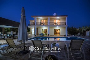 Impressive Villa Exclusive Sea Caves Walk to Taverns Sleeps 11 Ref 507