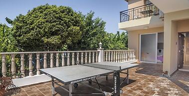 Impressive Villa Exclusive Sea Caves Walk to Taverns Sleeps 11 Ref 507