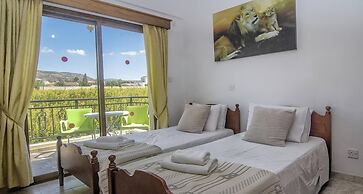 Impressive Villa Exclusive Sea Caves Walk to Taverns Sleeps 11 Ref 507