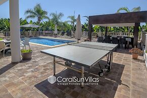 Impressive Villa Exclusive Sea Caves Walk to Taverns Sleeps 11 Ref 507