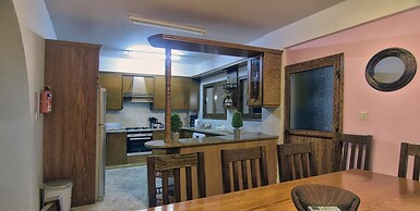 Impressive Villa Exclusive Sea Caves Walk to Taverns Sleeps 11 Ref 507