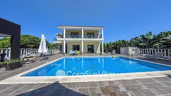Impressive Villa Exclusive Sea Caves Walk to Taverns Sleeps 11 Ref 507
