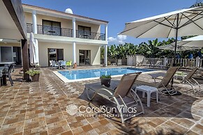 Impressive Villa Exclusive Sea Caves Walk to Taverns Sleeps 11 Ref 507