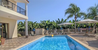 Impressive Villa Exclusive Sea Caves Walk to Taverns Sleeps 11 Ref 507