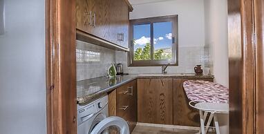 Impressive Villa Exclusive Sea Caves Walk to Taverns Sleeps 11 Ref 507