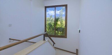 Impressive Villa Exclusive Sea Caves Walk to Taverns Sleeps 11 Ref 507