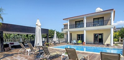 Impressive Villa Exclusive Sea Caves Walk to Taverns Sleeps 11 Ref 507