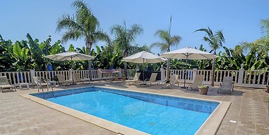 Impressive Villa Exclusive Sea Caves Walk to Taverns Sleeps 11 Ref 507