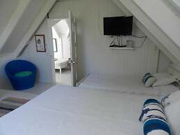 Ocean View Sai, Five Bedroom Holiday Home