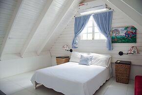 Ocean View Sai, Five Bedroom Holiday Home