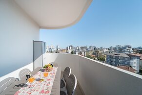 Stylish Residenza Torre Bianca 2 Bedroom Apartment Sleeps 5