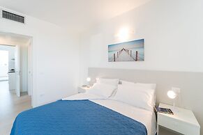 Stylish Residenza Torre Bianca 2 Bedroom Apartment Sleeps 5