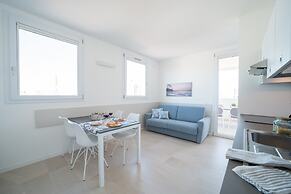 Stylish Residenza Torre Bianca 2 Bedroom Apartment Sleeps 5