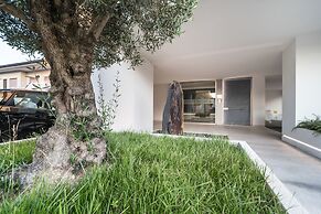 Stylish Residenza Torre Bianca 2 Bedroom Apartment Sleeps 5