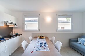 Stylish Residenza Torre Bianca 2 Bedroom Apartment Sleeps 5