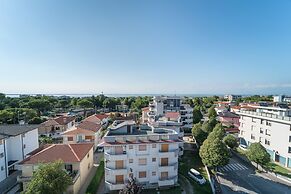 Stylish Residenza Torre Bianca 2 Bedroom Apartment Sleeps 5