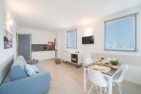 Stylish Residenza Torre Bianca 2 Bedroom Apartment Sleeps 5