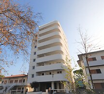 Stylish Residenza Torre Bianca 2 Bedroom Apartment Sleeps 5